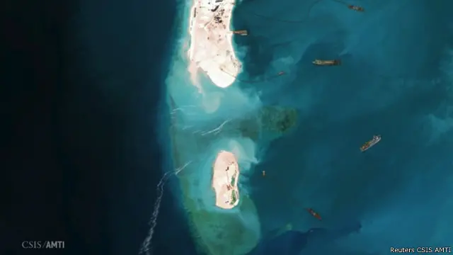 美國智庫「戰略與國際研究中心」（CSIS/AMTI）近日發佈的衛星圖片顯示，中國正在與菲律賓有主權爭議的南海島嶼美濟礁加塊填海和人工島建設