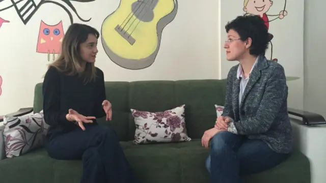 Çiğdem Yumbul (solda).