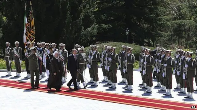 ترکی نے یمن کی صورتِ حال پر ایران کے حریف سعودی عرب کا ساتھ دیا ہے جو یمن میں حوثی باغیوں کے خلاف فضائی کارروائی کر رہا ہے