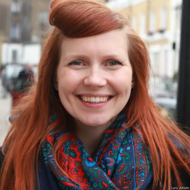 "Quería reducir la cantidad de químicos que utilizaba en mi cuerpo, sobre todo los carcinógenos, y simplificar mi vida", dice la defensora del método No Poo.