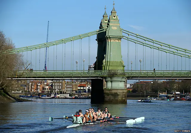 Las mujeres de Oxford y Cambridge recorrerán los 6,8 kilómetros que separan los puentes de Putney y Chiswick.