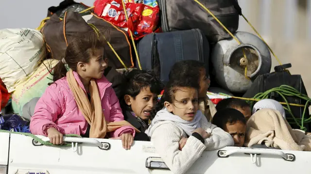 تشير تقديرات الأمم المتحدة إلى أن اكثر من 121 ألف يمني شردوا من ديارهم منذ بدء غارات التحالف. 