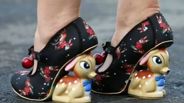 Туфли посетительницы скачек