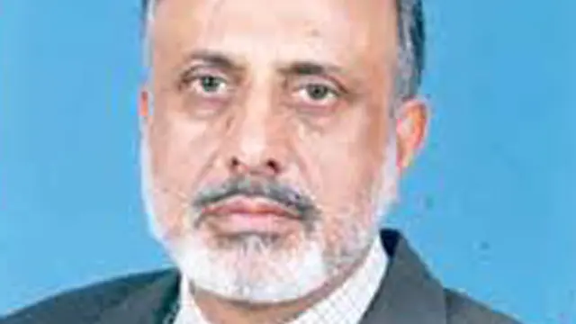 چار دہائی کے سیاسی سفر میں وہ صوبائی وزیر، سینیٹر اور وفاقی وزیر کے عہدے پر بھی فائز رہے اور اس وقت وہ مسلم لیگ ق بلوچستان کے قائدین میں شامل ہیں