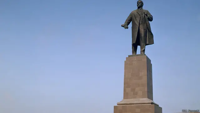 Памятник Ленину в Ташкенте