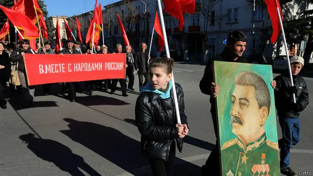 Сторонники Сталина в Гори