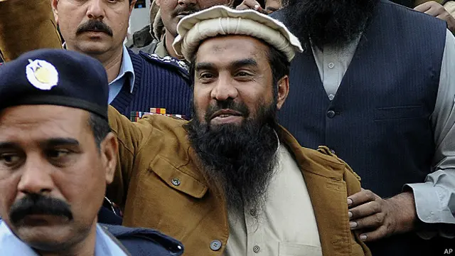 بھارت ممبئی حملوں کے مقدمے میں ملوث پاکستانی شدت پسند ذکی الرحمٰن لکھوی کی رہائی پر ناراضی کا اظہار کر چکا ہے