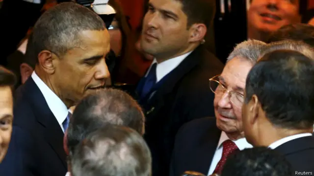 En fotografías de una delegación oficial de prensa, ambos mandatarios aparecen conversando sonrientes.