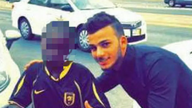 بعد میں اس سعودی نوجوان نے معافی مانگی اور اس لڑکی کے ساتھ دوسری تصویر پوسٹ کی