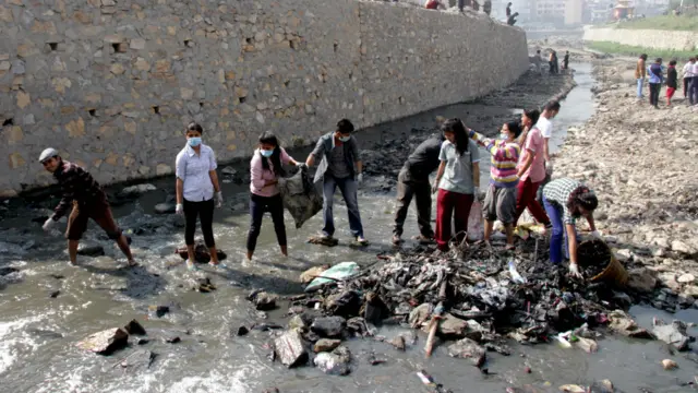 वितेको ९९ हप्तामा भएका सफाइ अभियानका क्रममा ३ लाख मानिसहरु सहभागी भइसकेको र कूल ३ हजार मेट्रिक टन फोहोर निकालिएको अधिकारीहरुको भनाई छ। नेपालमा कुनै पनि सामाजिक काममा यत्तिका धेरै मानिसहरु परिचालन गरिएको पनि यो पहिलो अभियान रहेको बताइन्छ।