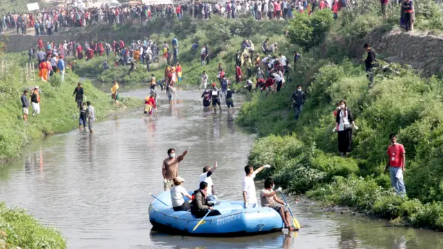 खासगरी केही अगुवा समाजसेवी अभियन्ता तथा सरकारी अधिकारीहरुको पहलमा करीब दुई वर्ष अगाडि बाग्मती सफाइ अभियान थालिएको हो। 