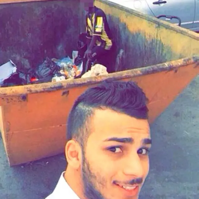 जेद्दा में कूड़ा बीनने वाली लड़की