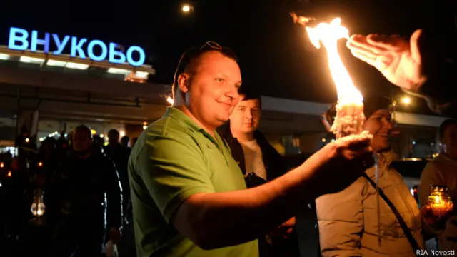 Благодатный огонь в аэропорту "Внуково" (12 апреля 2015 года)