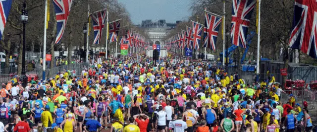 研究人员建议，参加马拉松的人应该每隔一年做一次心脏检查。 