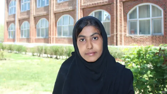 شبانه می‌خواهد که معلم شود و به سایر کودکان خیابانی در آینده درس بدهد