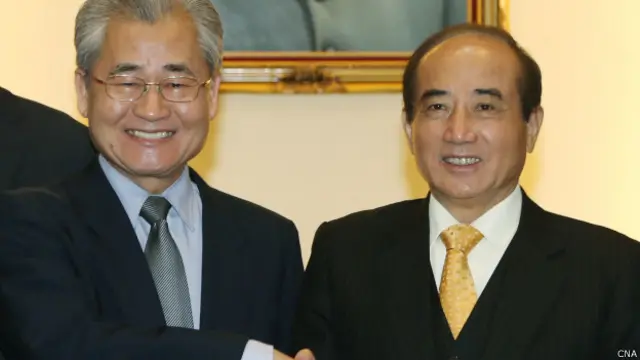 毛治国（左）与王金平（右）在立法院会面（台湾中央社图片13/4/2015）