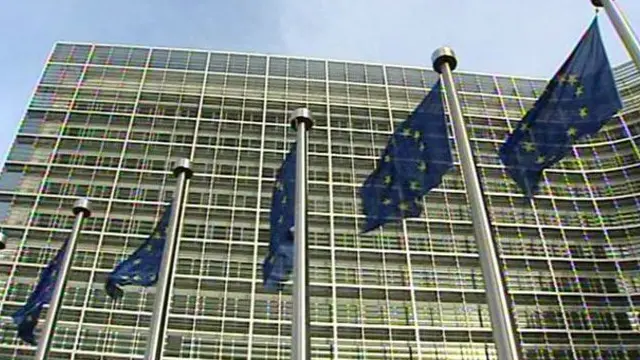 تتخوف الجامعات من أن يضر التقليص الواسع لتمويل الأبحاث في أوروبا بالابتكار. 