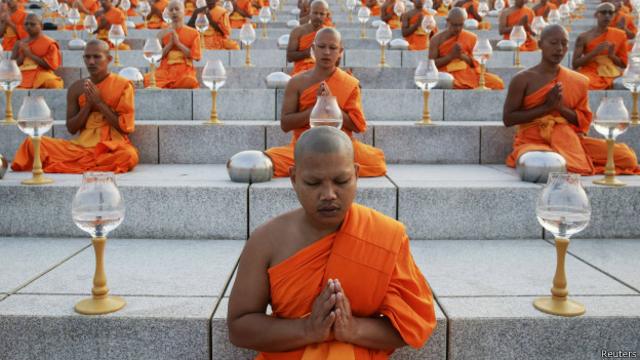 Monjes budistas na Tailândia  | Foto: Reuters