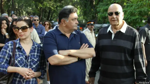 rishi_kapoor_protest