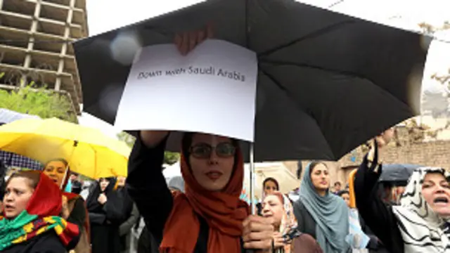 تجمع شماری از ایرانیان مقابل سفارت عربستان در اعتراض به 'تعرض' به دو نوجوان در جده