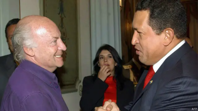 Eduardo Galeano y Hugo Chávez
