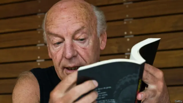 लातिन अमरीकी देश उरुग्वे के लेखक एदुआर्दो गालियानो