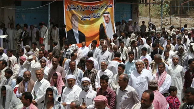 نمازگزاران طرفدار دولت یمن