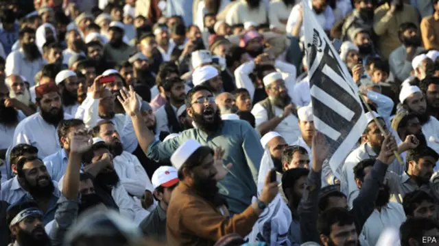 تظاهرات پاکستان با اعلام آمادگی برای شرکت در جنگ علیه حوثی‌ها