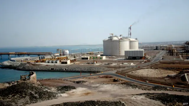 Salah satu kelompok suku bersenjata di Yaman berhasil merebut pelabuhan minyak di Balhalf, Teluk Aden.