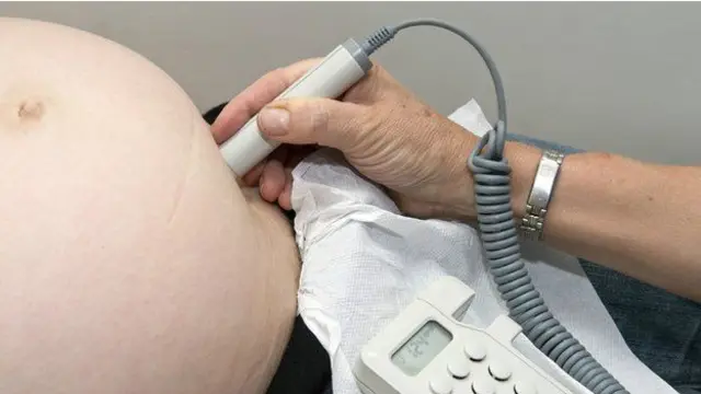 El riesgo de complicaciones se multiplica si la mujer es mayor.