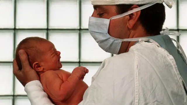 Si el embarazo es múltiple lo más probable es que se realice una cesarea.