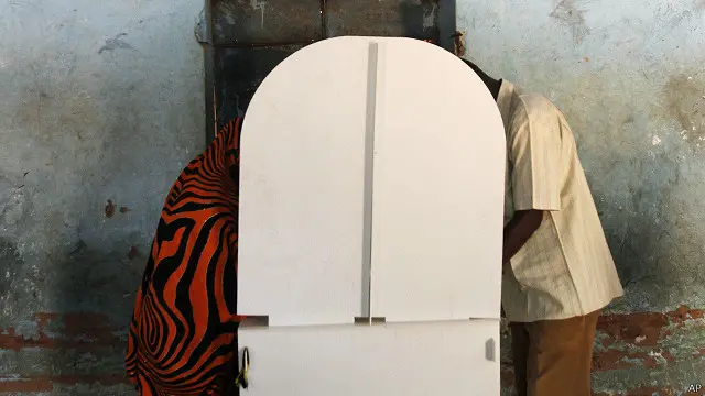 يتواصل الإدلاء بالأصوات لليوم الثالث، وتقارير تفيد بضعف الإقبال.