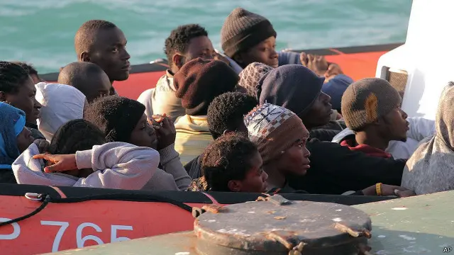 كان على متن المركب الذي غرق نحو 550 مهاجرا