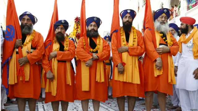 سکھ یاتری بھرپور عقیدت اور مذہبی جوش و خروش سے اس تہوار میں حصہ لیتے ہیں۔ 