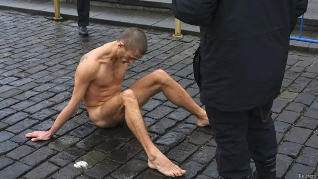 Художник-акционист Петр Павленский