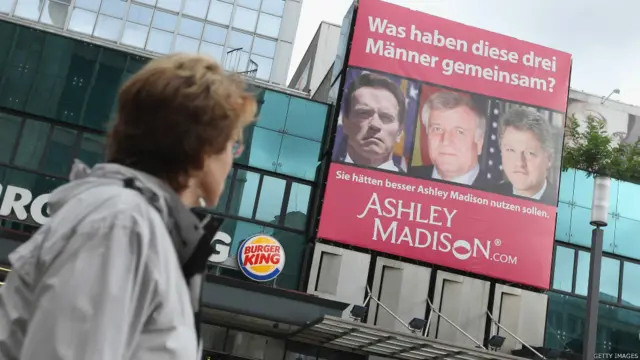德国柏林街头的一幅AshleyMadison海报（资料图片）
