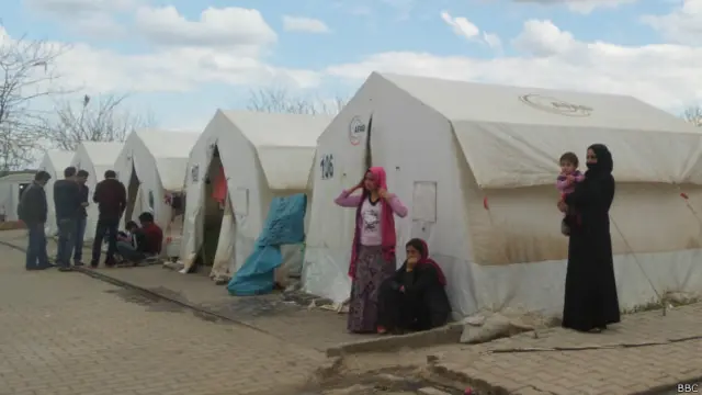 Irak'ta IŞİD'in saldırılarından kaçan Ezidiler, Diyarbakır yakınlarındaki kampta kalıyor.