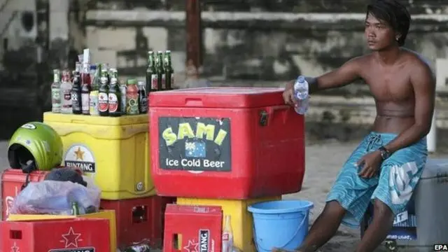 انڈونیشیا میں اس قانون پر تنقید بھی کی جا رہی ہے