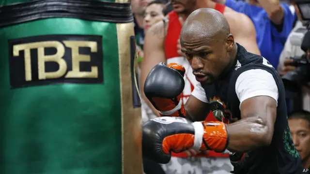 Pelatih Pacquiao menduga Mayweather Junior akan berupaya mencari celah untuk mendaratkan tinju kanan.