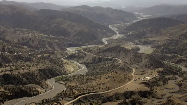 د خيبر پښتونخوا د مشر حکومتي چارواکي له لوري د خيبر ايجنسۍ څلورو غير مسلمانو وګړو ته د قبايلي ملک يا مشر درجه ورکړای شوه