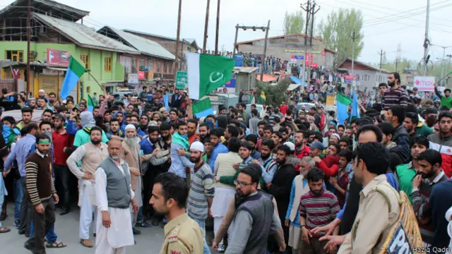 पाकिस्तान के झंडे 