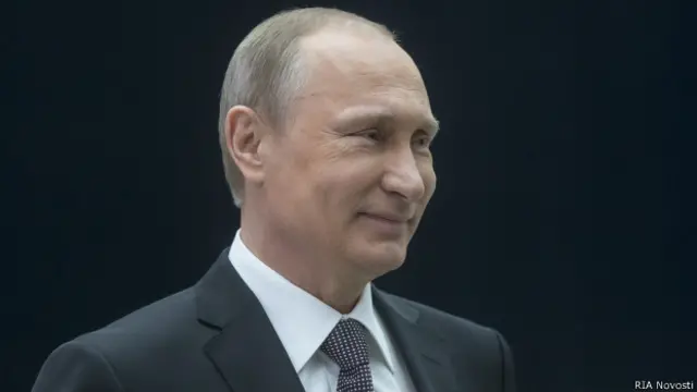 Владимир Путин после завершения телемоста с гражданами 16 апреля 2015 г.