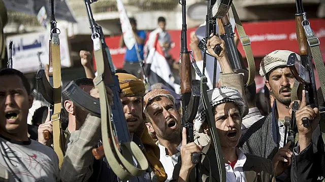 حملات هوایی عربستان سعودی پس از سه هفته مانع از پیشروی حوثی‌ها نشده است