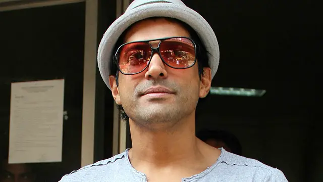 فرحان اختر عام طور پر سماجی پہلوؤں کو اجاگر کرنے کے لیے اپنا تعاون دیتے رہتے ہیں