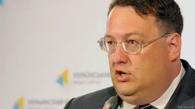 Антон Геращенко считает, что убийства Олега Калашникова и Олеся Бузины выполнены "одним почерком"