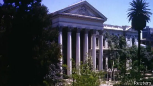 El gran interrogante es si el Congreso aprobará un paquete de medidas que acota el poder de los legisladores.