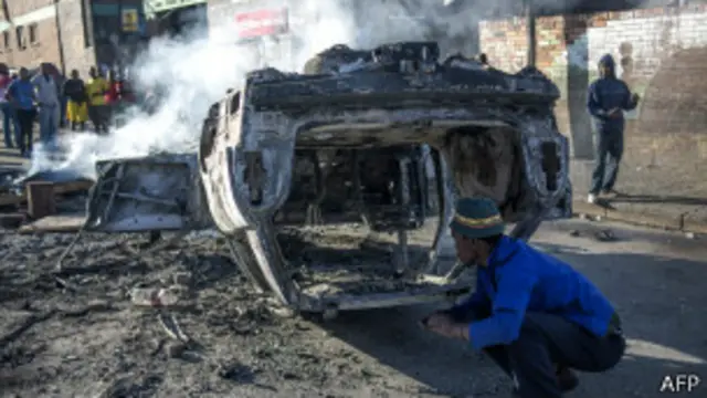 ဂျိုဟန် နက်စ်ဘာ့ဂ် မြို့က နိုင်ငံခြားသားပိုင် ဆိုင်တွေ တိုက်ခိုက်ခံရ