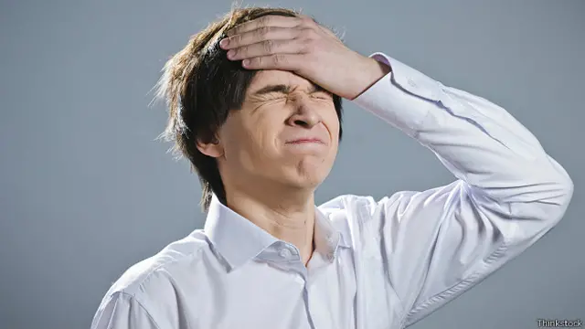 Мучительно пытаясь вспомнить что-то