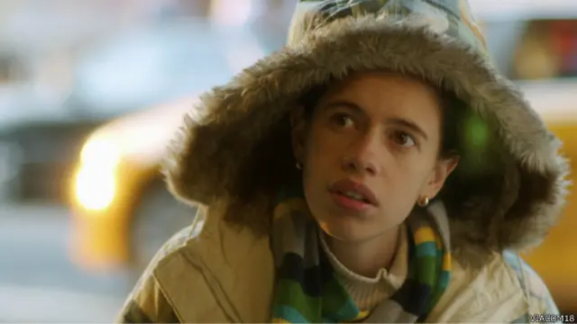 मार्गरीटा विद अ स्ट्रॉ में कल्कि केकलां