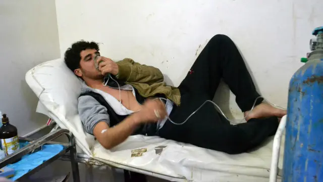 کلورین صنعتي مواد دي، خو د کیمیاوي وسلو کنوانسیون له لوري یې په وسلو کې پر کاروولو بندیز لګول شوی دی.